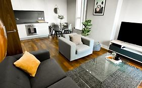 The Panda - Modern 2 Bedroom Apt In Manchester City Centre